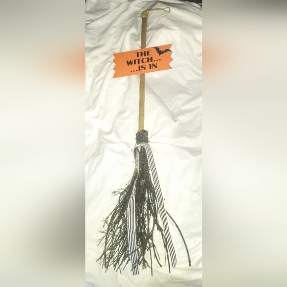 The Witch Is In Broomstick - Picture 1 of 4